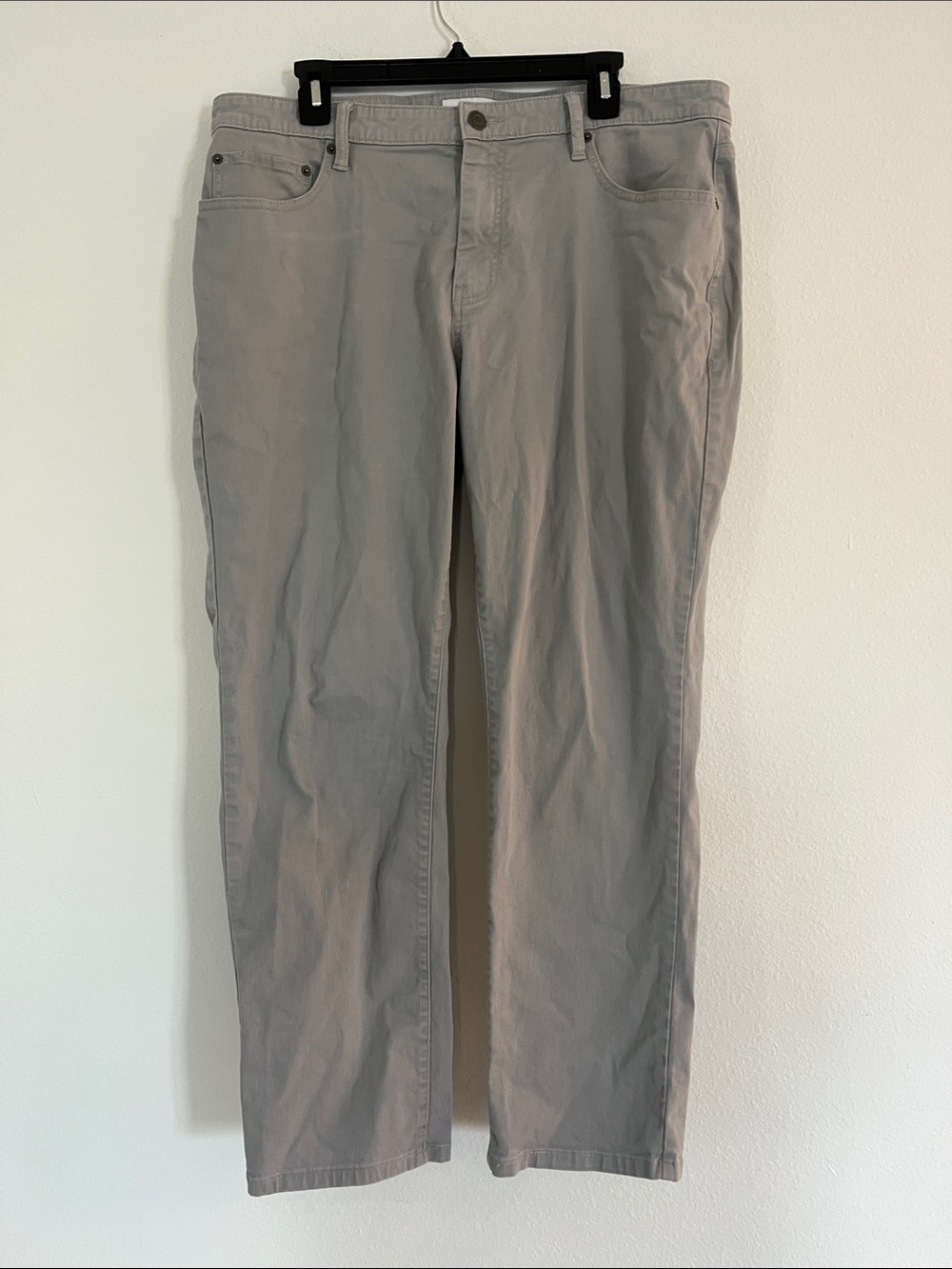 Amazon Essentials Men's Gray Chino Pants 36x30